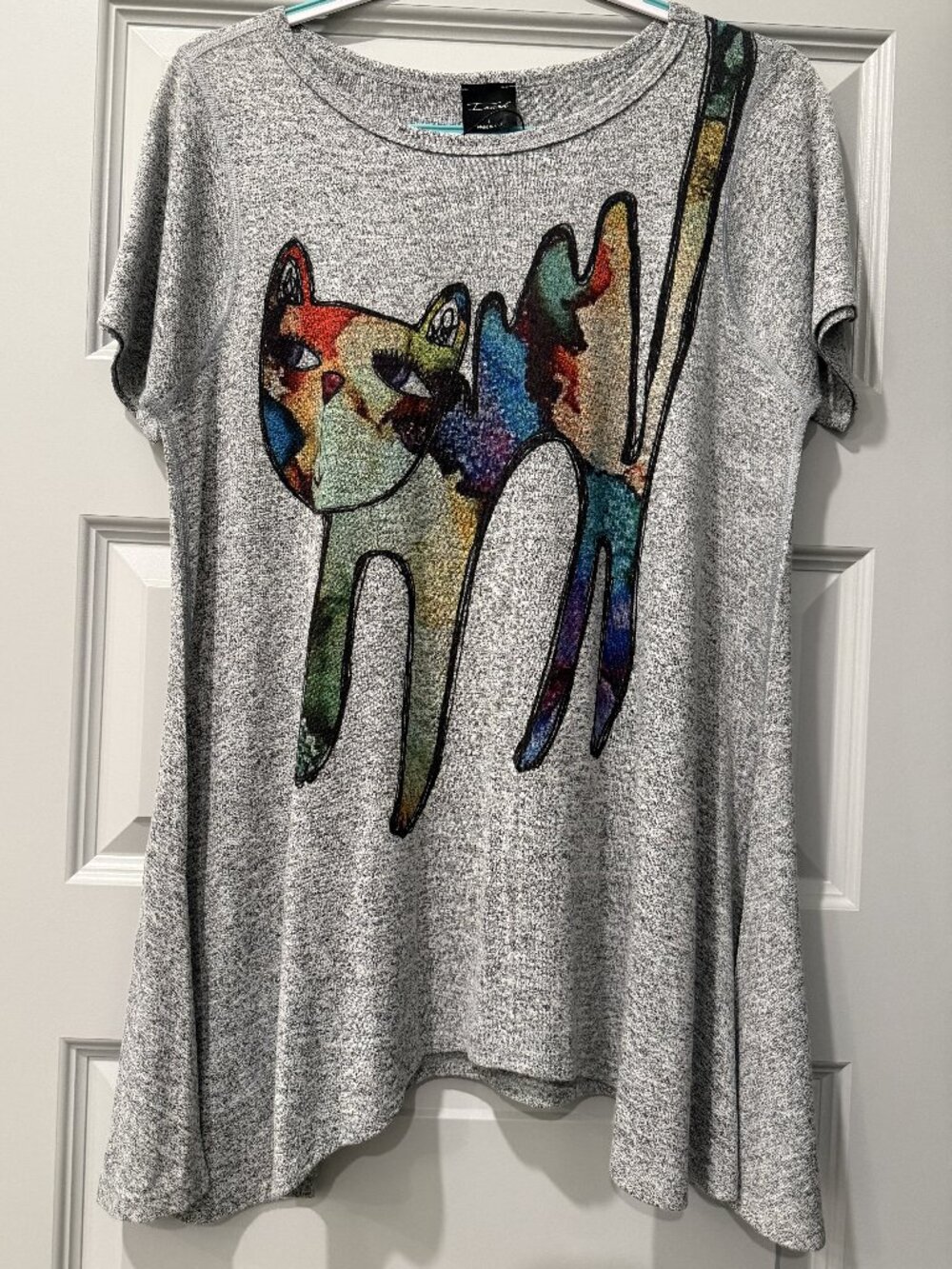 CUTE CAT TUNIC  SIZE LARGE NWT